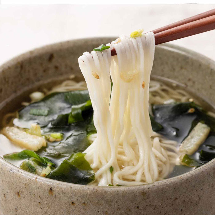【+mugi】ハトムギ麺　醤油味のスープ付　即席麺　化学調味料不使用（１２袋セット）